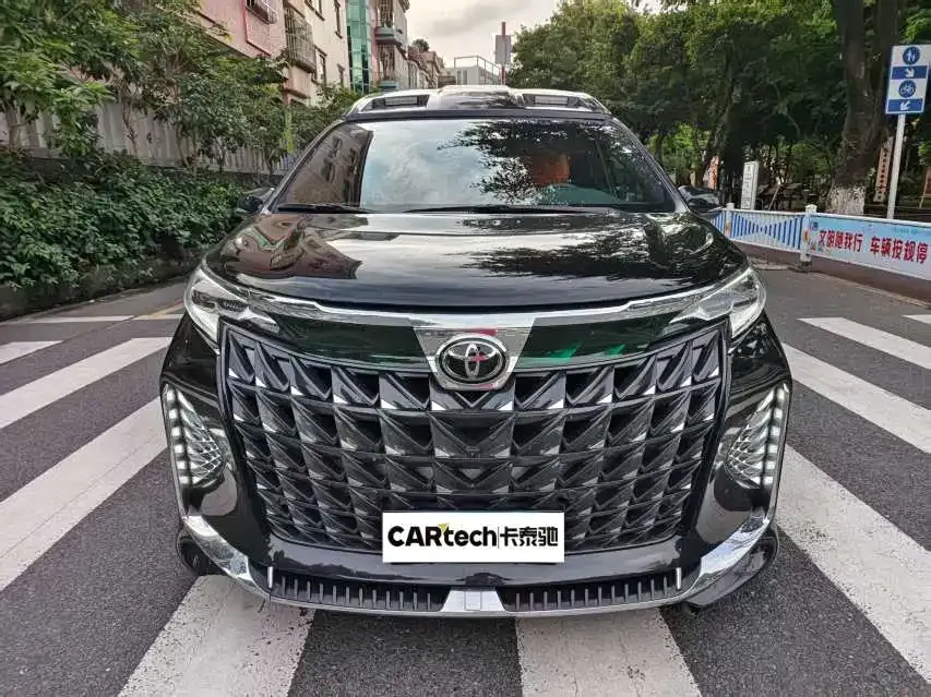 Toyota Sienna — фото 2