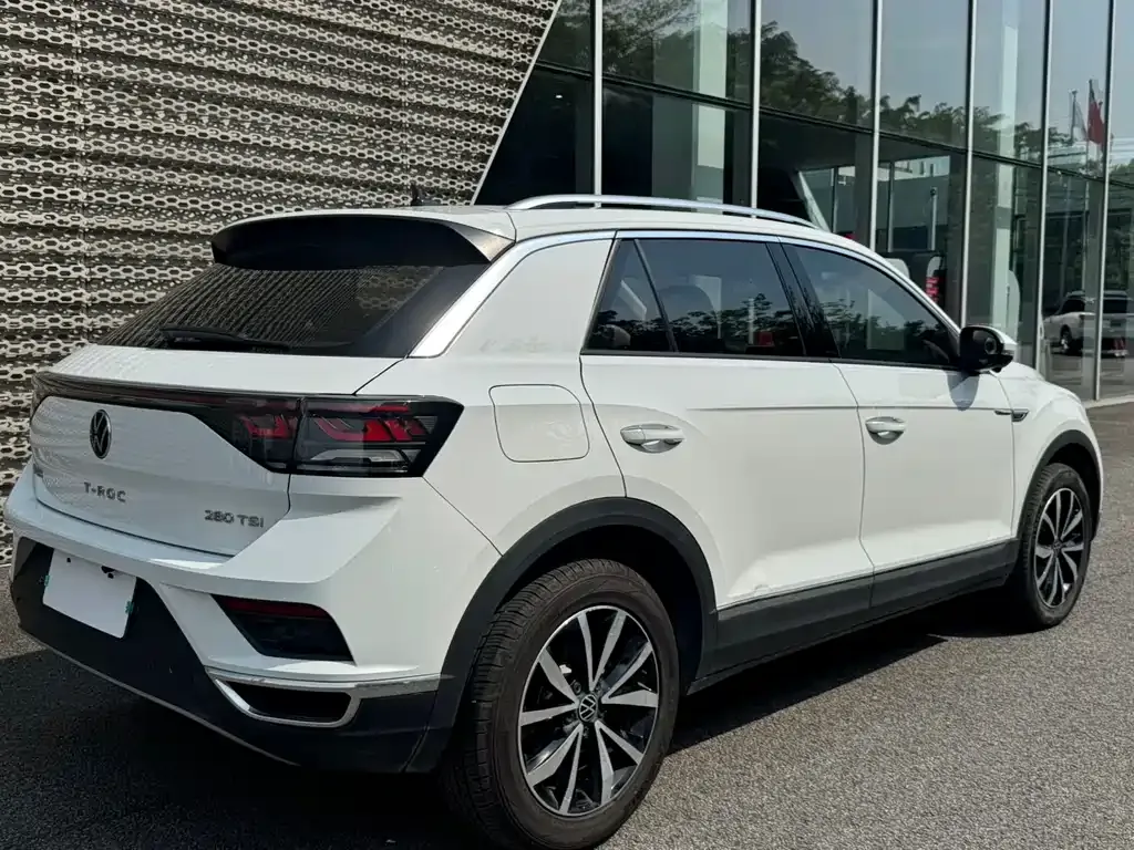 Volkswagen T-Roc — фото 2