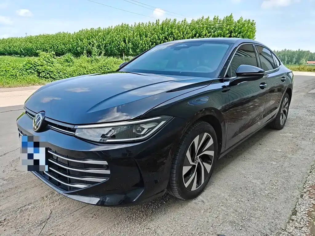 Volkswagen Passat — фото 1