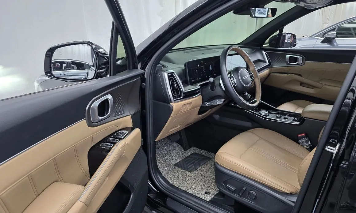 Kia Sorento — фото 7