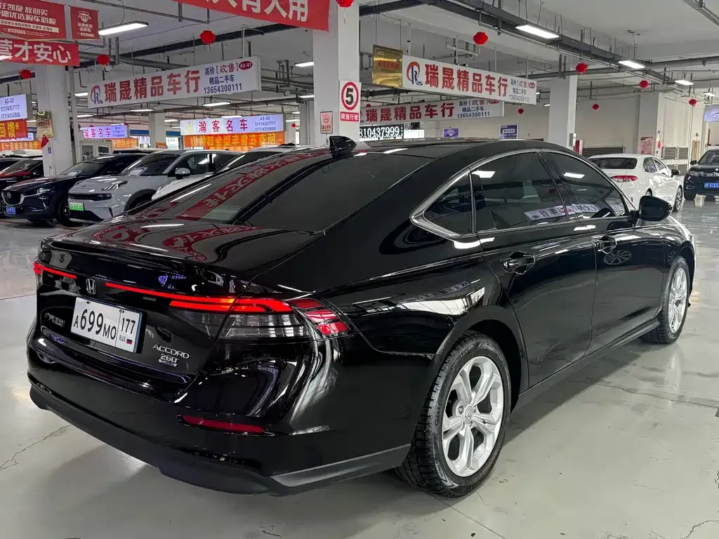 Honda Accord — фото 9