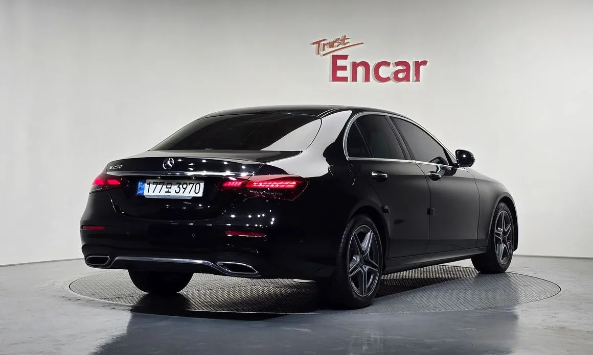 Mercedes-Benz E-Class 2023 из KR, фото 2