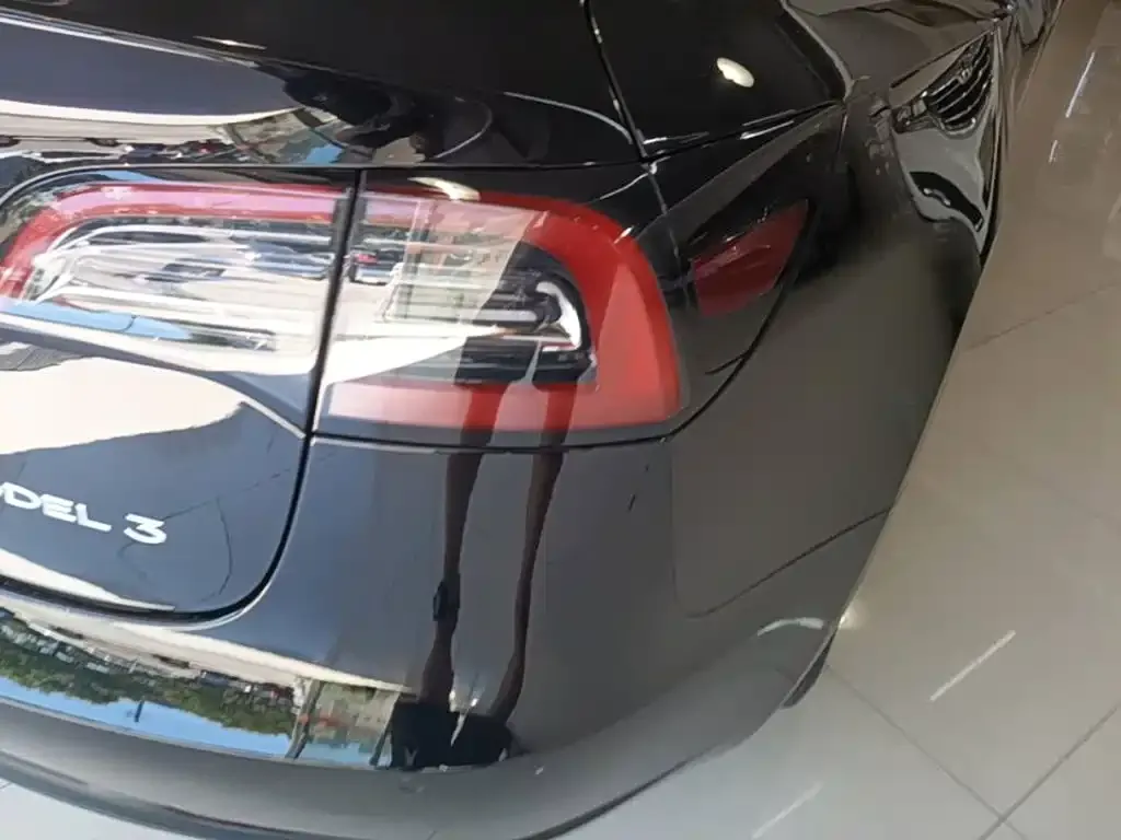 Tesla Model 3 — фото 3