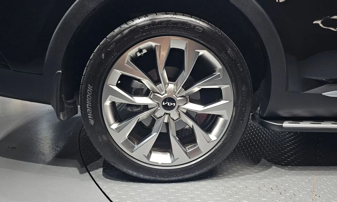 Kia Sorento — фото 10