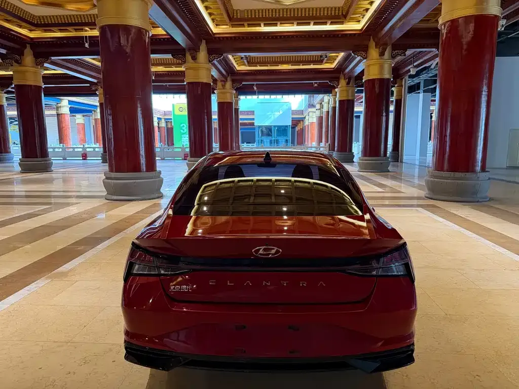 Hyundai Elantra — фото 2