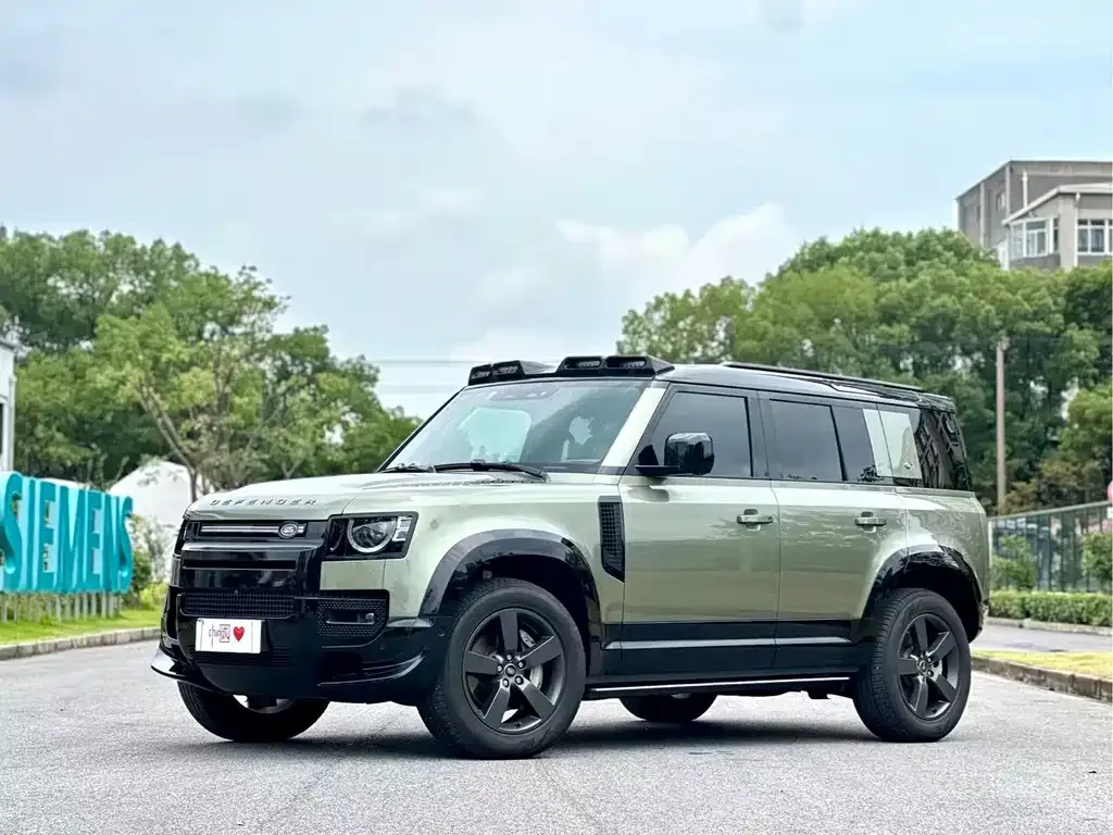 Land Rover Defender — фото 1