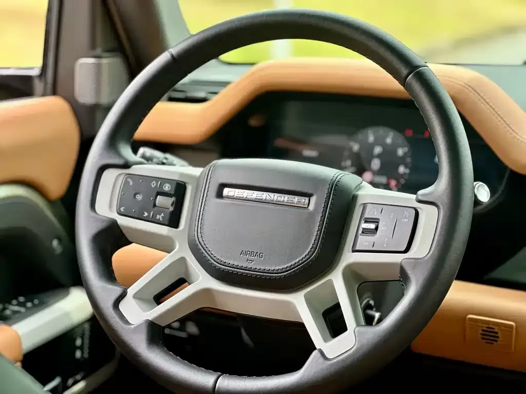 Land Rover Defender — фото 8