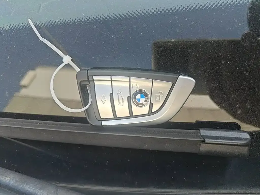BMW 5 Series — фото 10