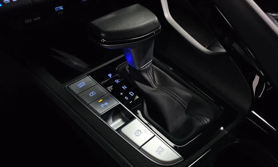 Hyundai AVANTE — фото 2