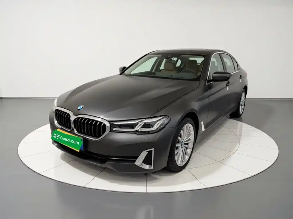 BMW 5 Series — фото 1
