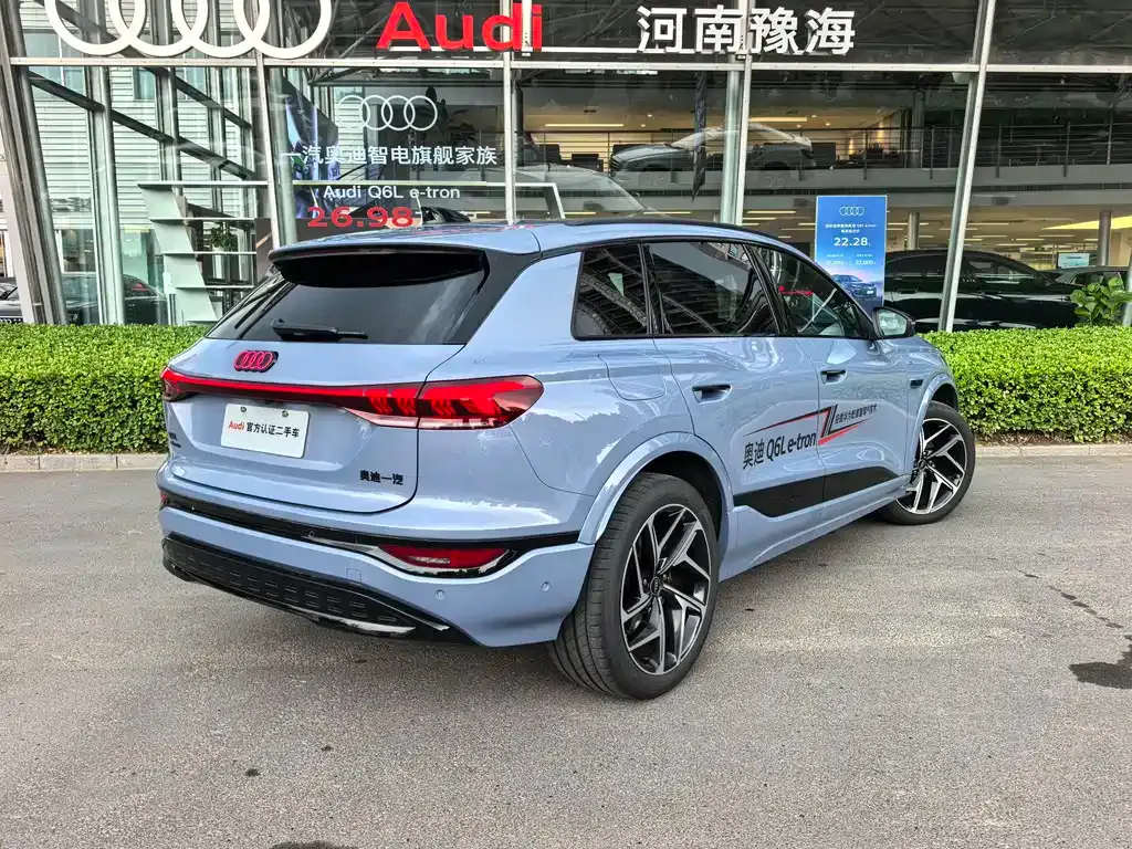Audi Q6L e-tron — фото 10