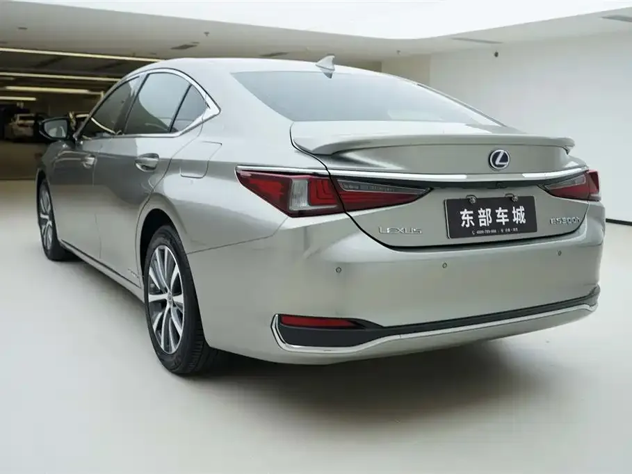 Lexus ES — фото 9