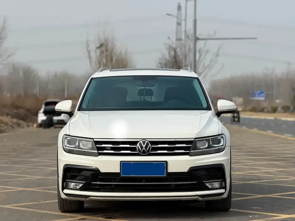 Volkswagen Tiguan L — фото 5