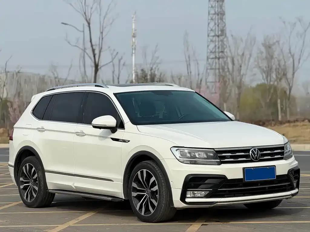 Volkswagen Tiguan L — фото 7