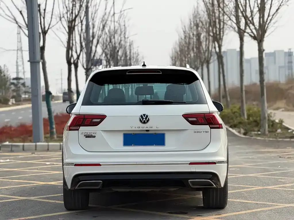 Volkswagen Tiguan L — фото 4