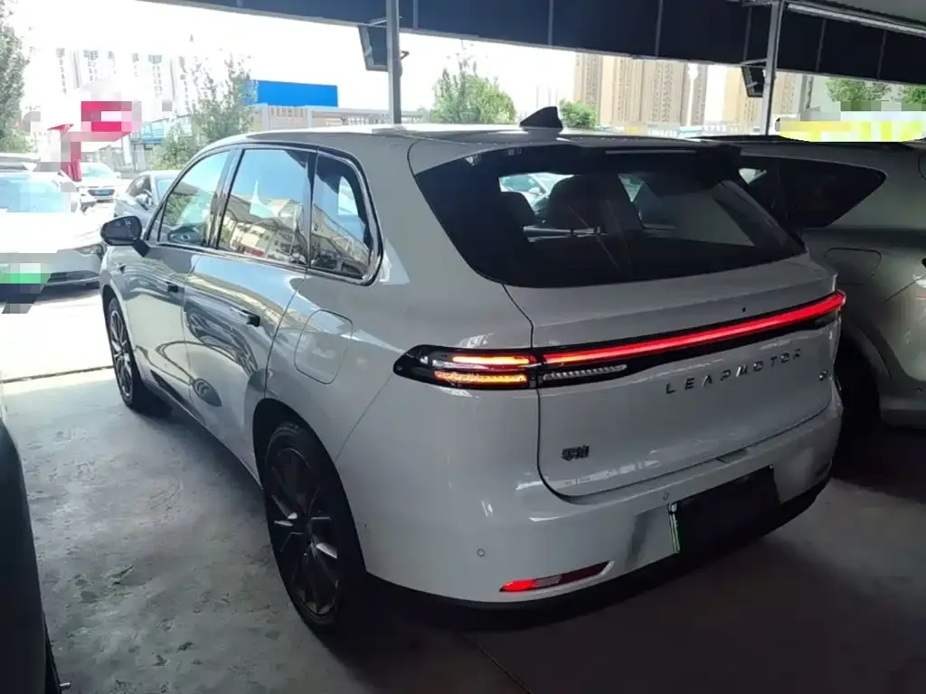 Leapmotor C10 — фото 9