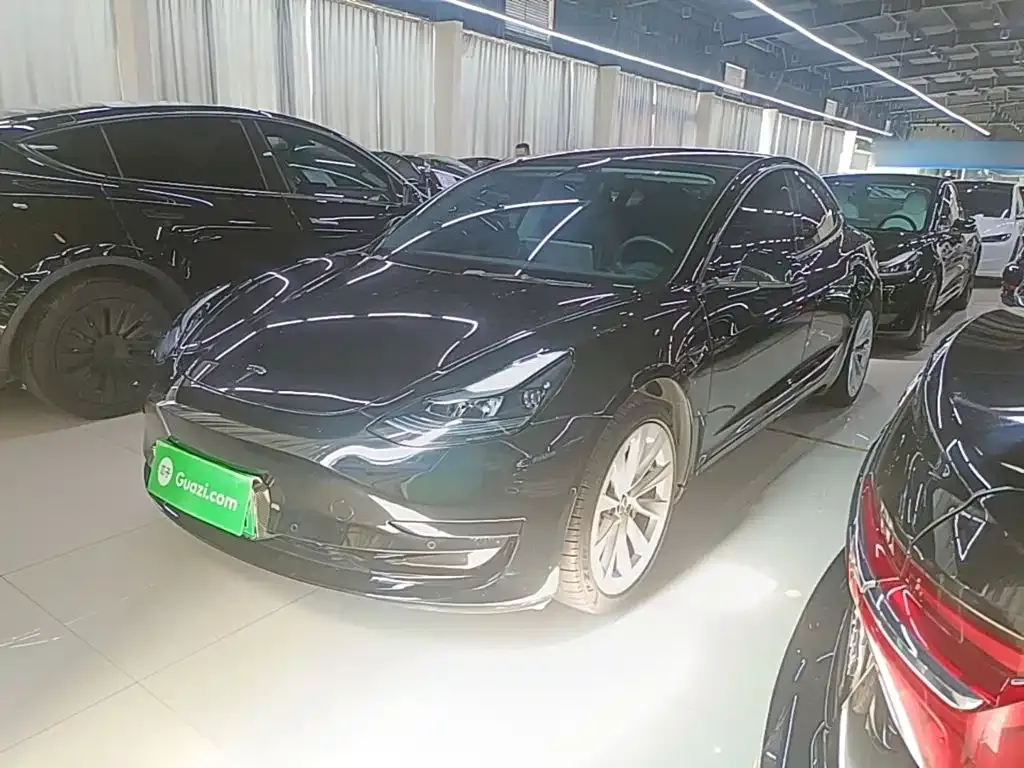 Tesla Model 3 — фото 10