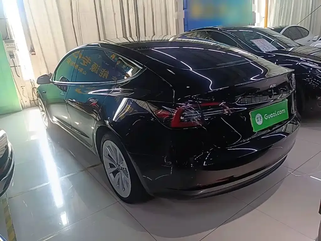 Tesla Model 3 — фото 6