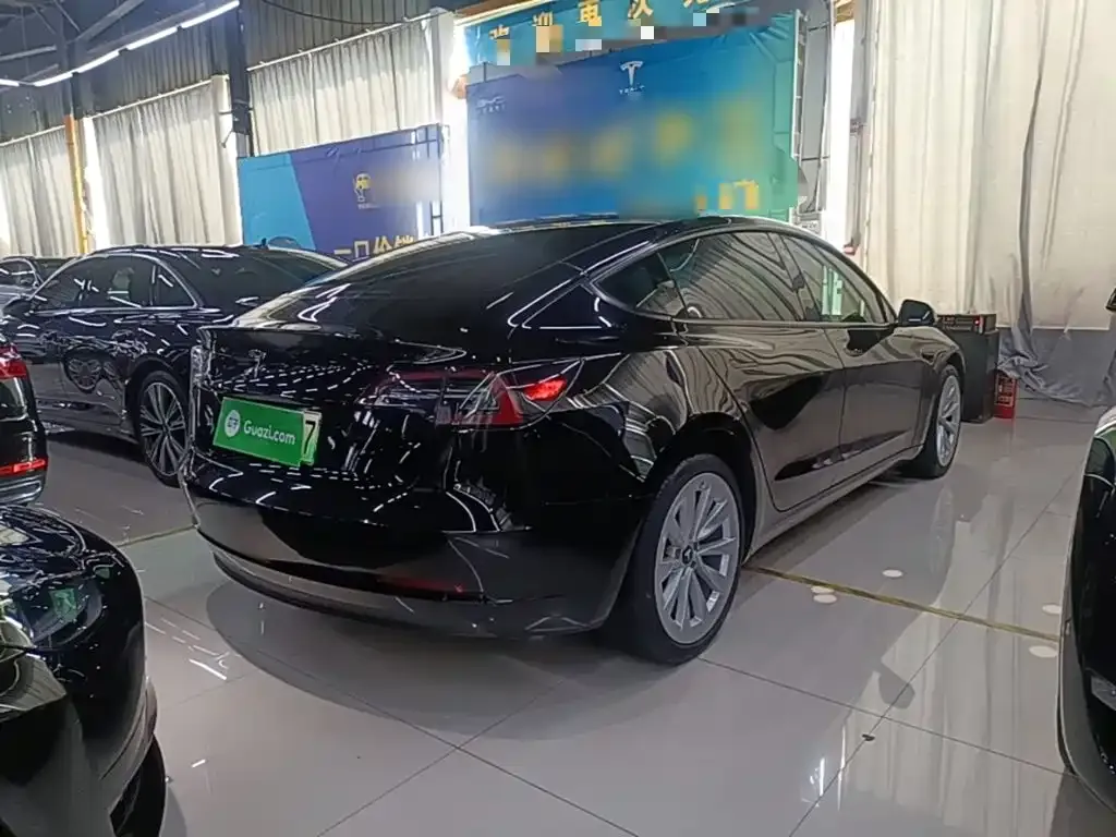 Tesla Model 3 — фото 3