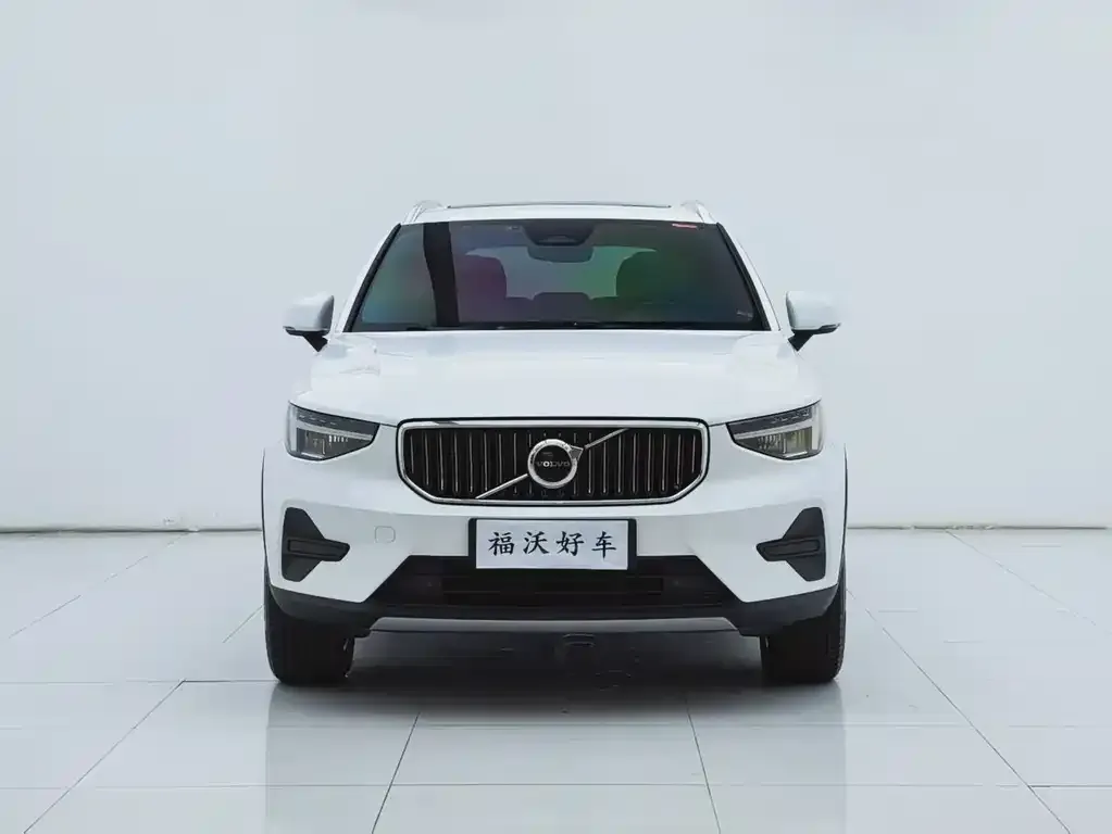 Volvo XC40 — фото 2