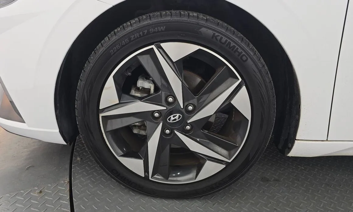 Hyundai AVANTE — фото 8