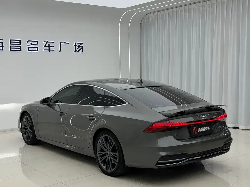 Audi A7 — фото 7