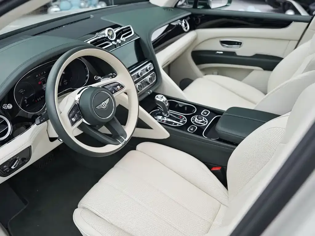 Bentley Bentayga — фото 5