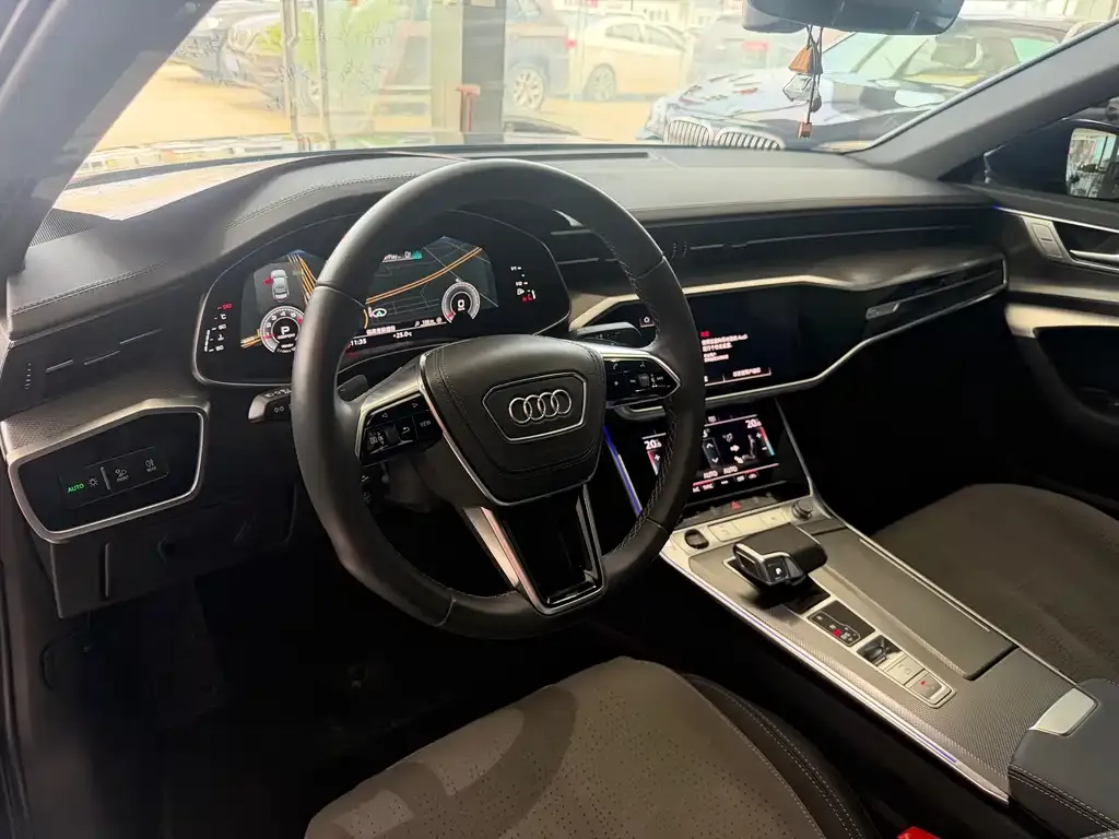 Audi A6L — фото 10