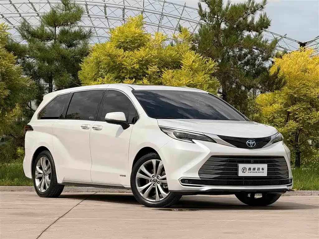 Toyota Sienna — фото 10