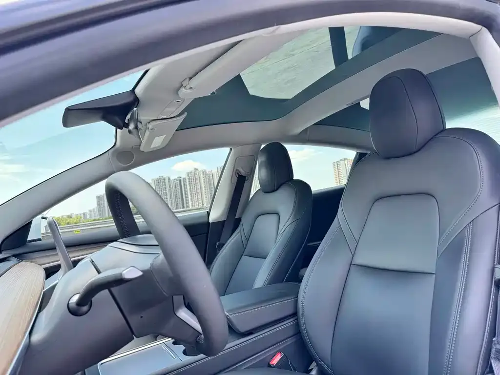 Tesla Model 3 — фото 10