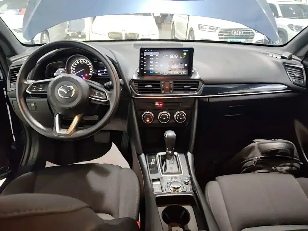 Mazda CX-4 — фото 10