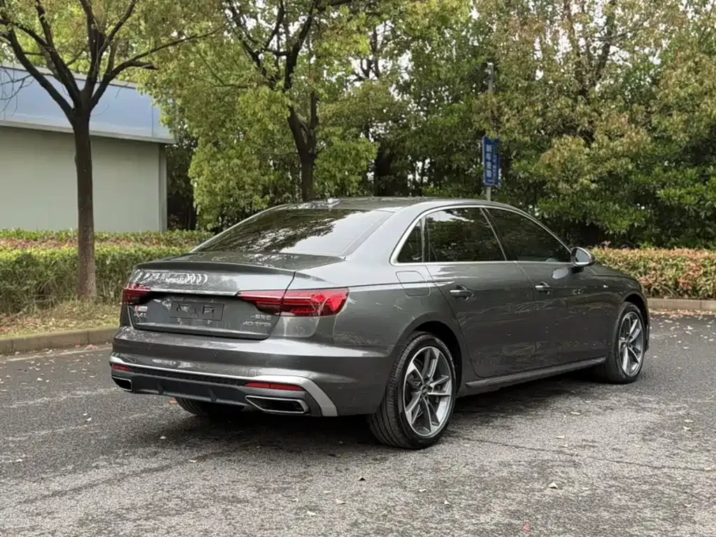 Audi A4L — фото 5