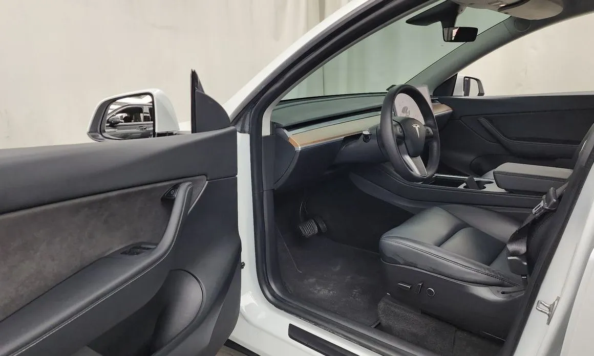 Tesla Model Y — фото 3