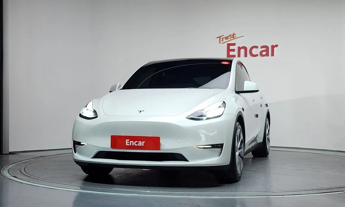 Tesla Model Y — фото 2