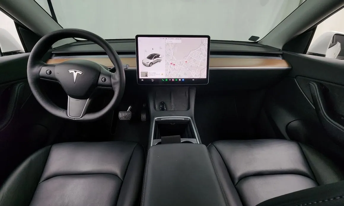 Tesla Model Y — фото 9