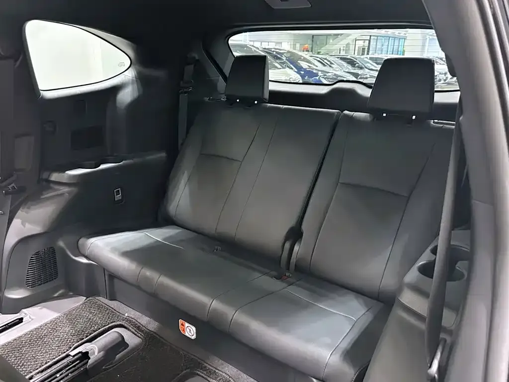 Toyota Crown Kluger 2024 из CN, фото 8