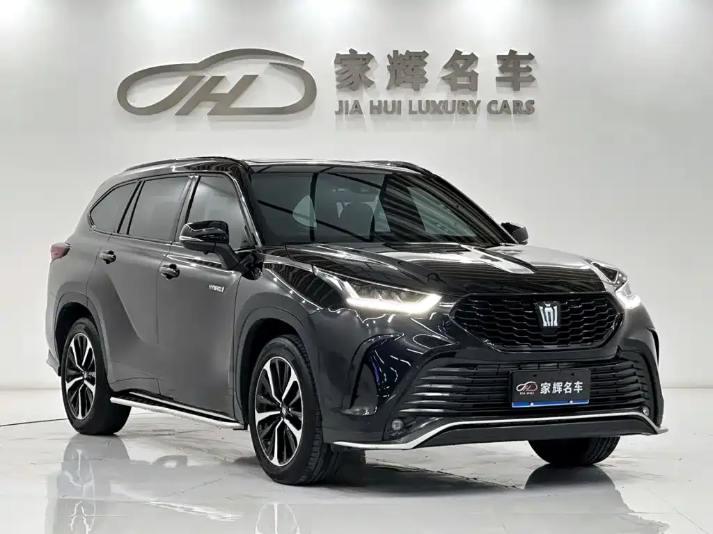 Toyota Crown Kluger 2024 из CN, фото 4