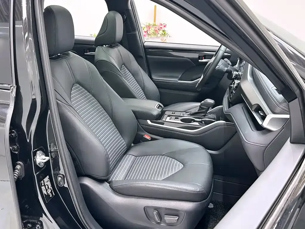 Toyota Crown Kluger 2024 из CN, фото 7