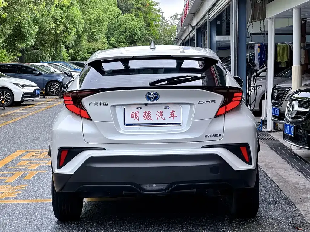 Toyota C-HR — фото 8