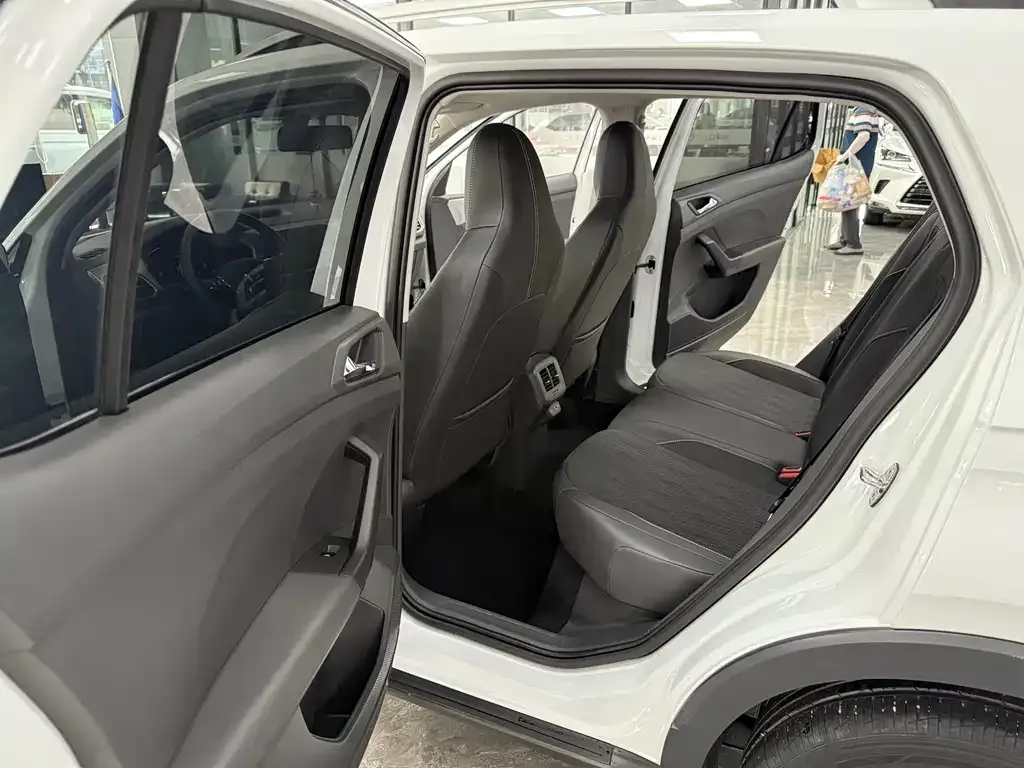 Volkswagen T-Cross — фото 2