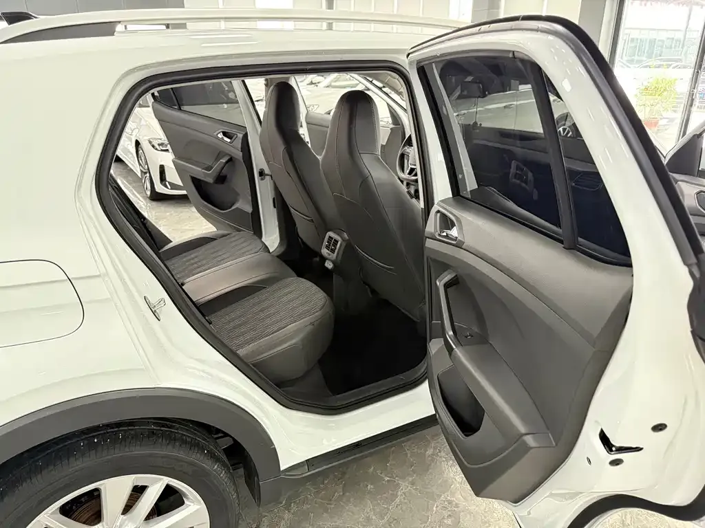 Volkswagen T-Cross — фото 6