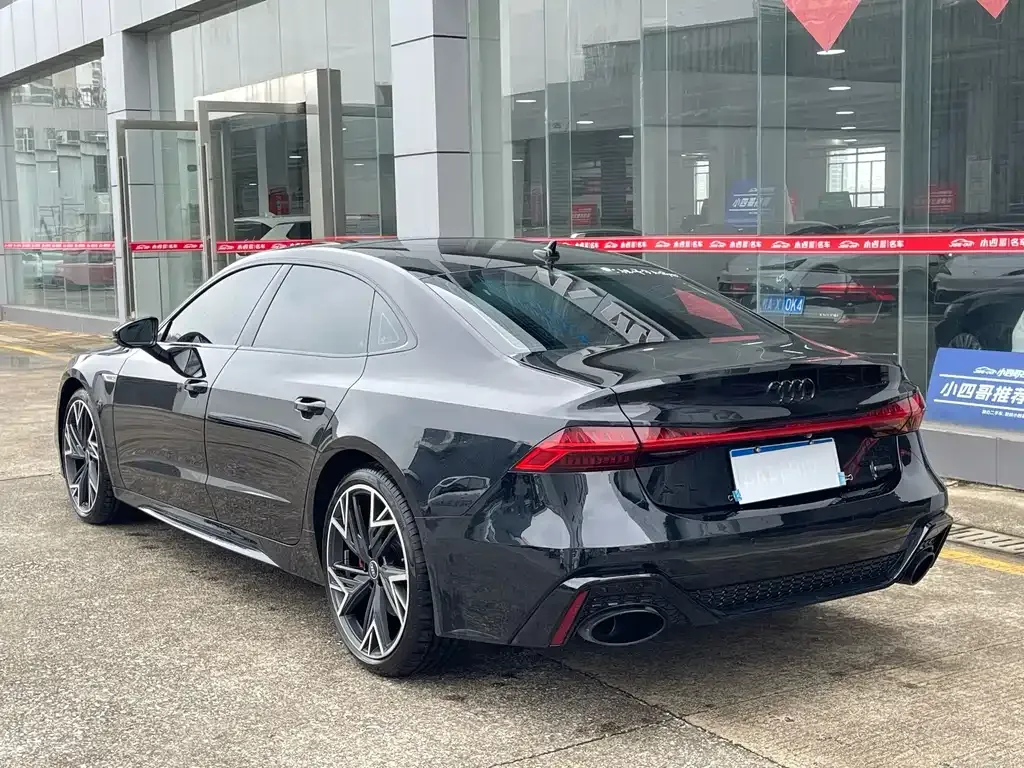 Audi A7L — фото 10