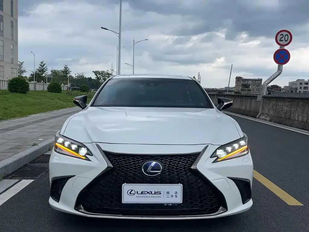 Lexus ES — фото 4
