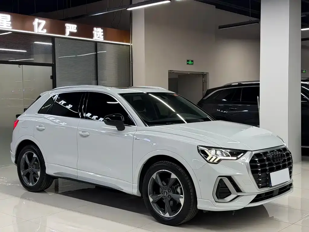 Audi Q3 — фото 10