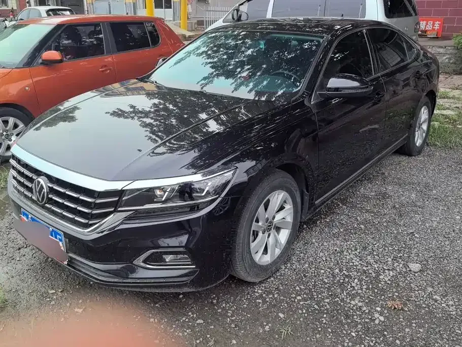 Volkswagen Passat — фото 1