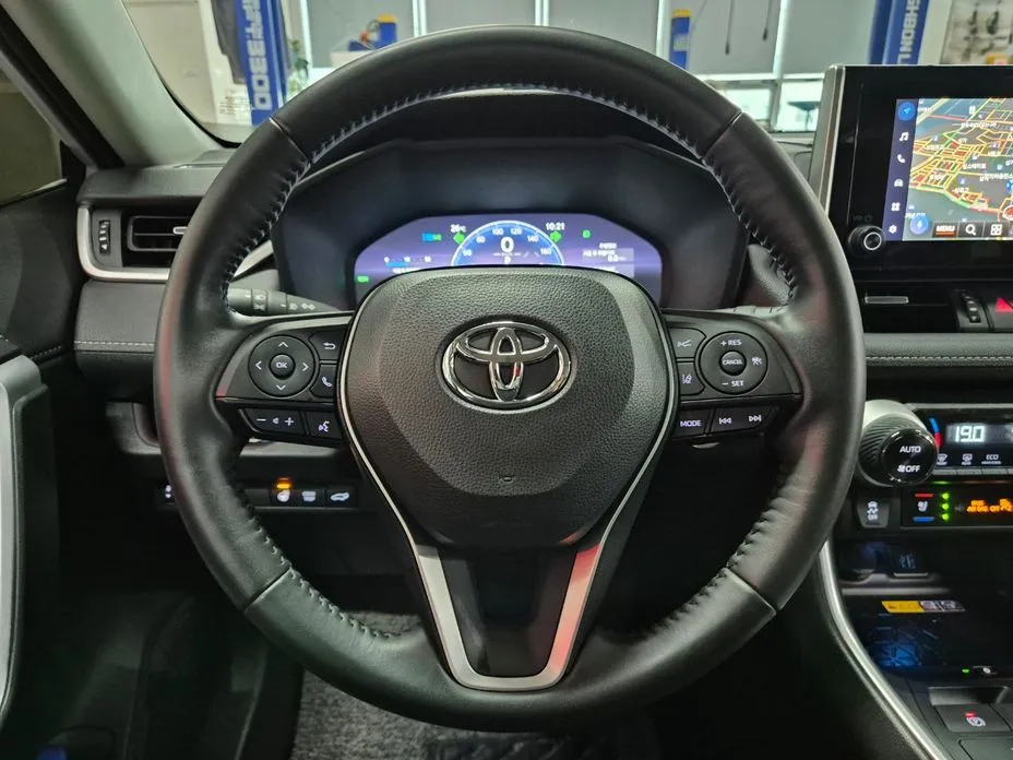 Toyota RAV4 — фото 3