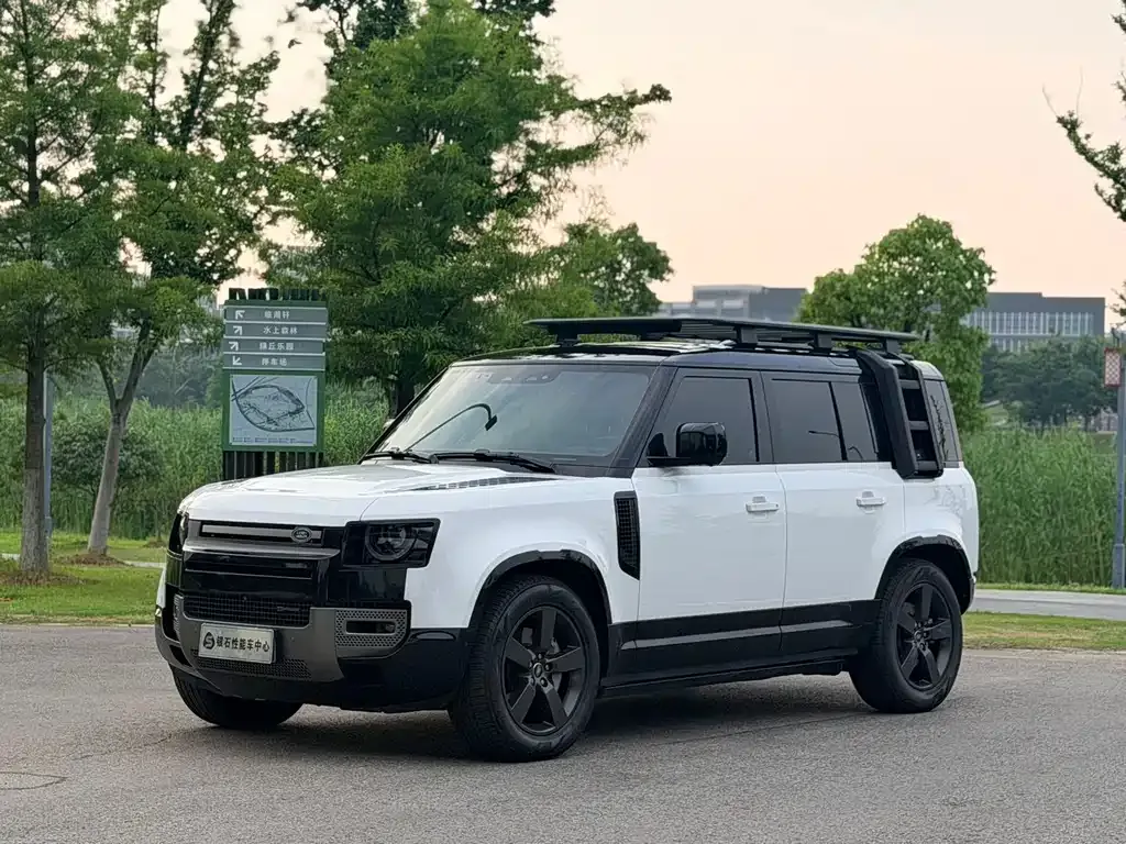 Land Rover Defender — фото 1