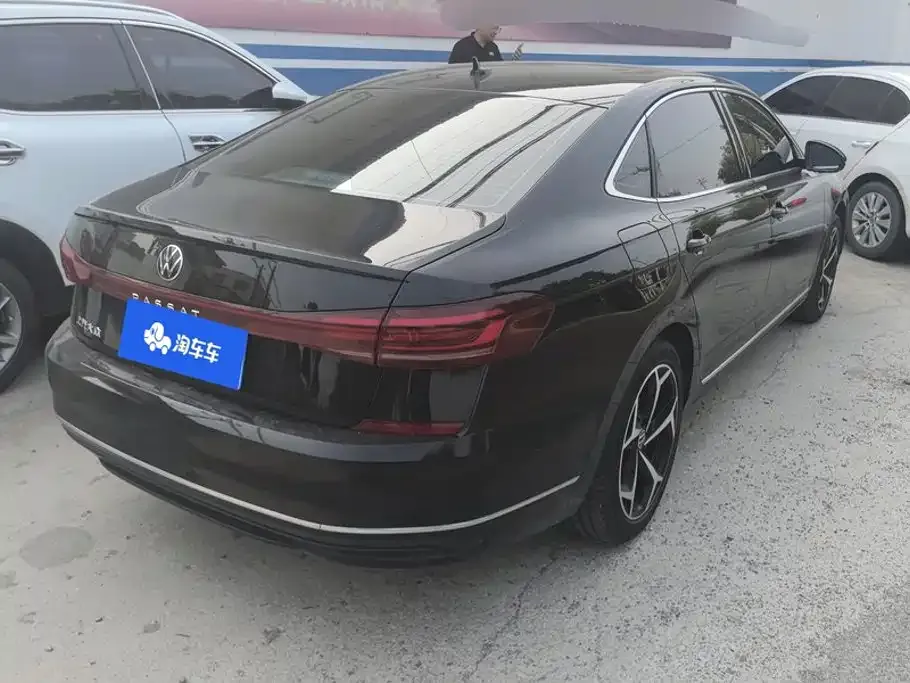 Volkswagen Passat — фото 8