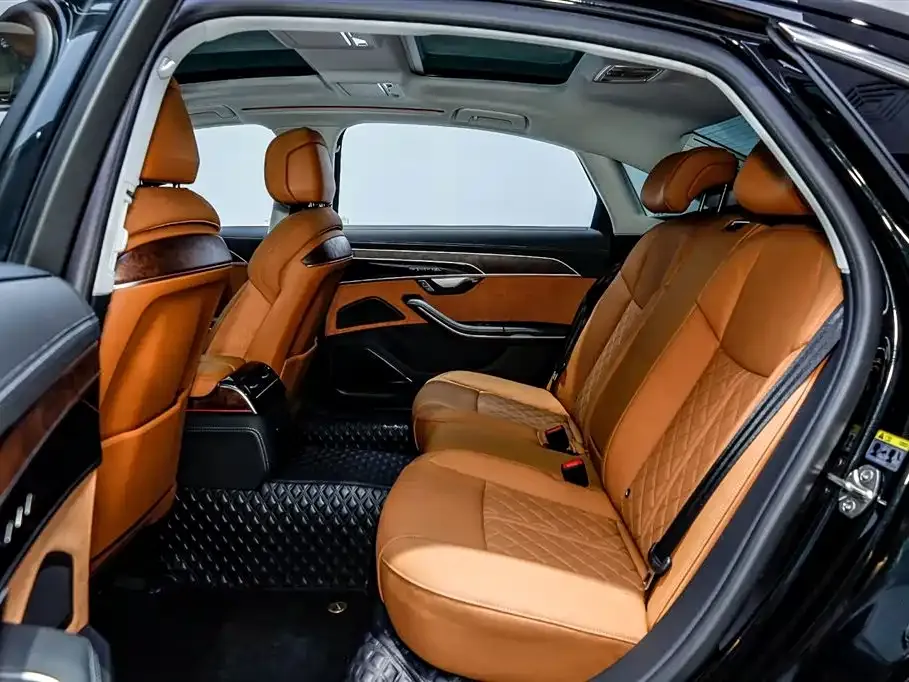 Audi A8 — фото 9