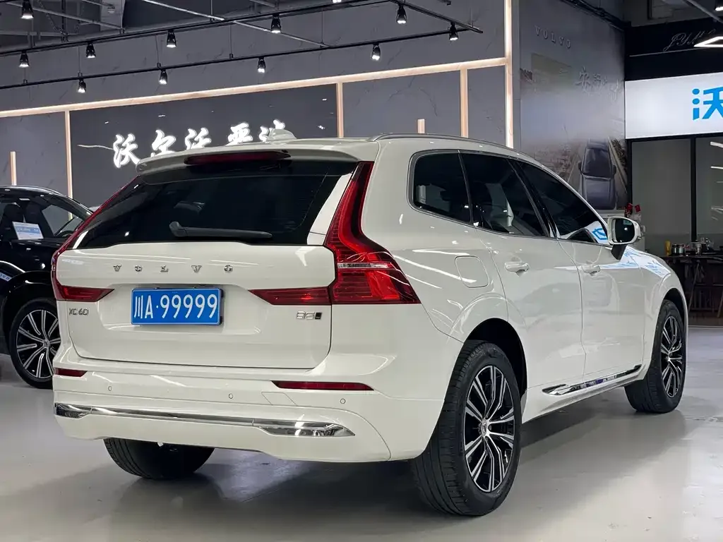 Volvo XC60 — фото 4